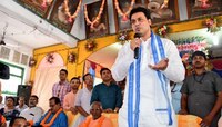 भाजप मुख्यमंत्र्यांनी डायना हेडन, ऐश्वर्या रायवर केले व्यक्तव्य, Twitter वर झालेत ट्
