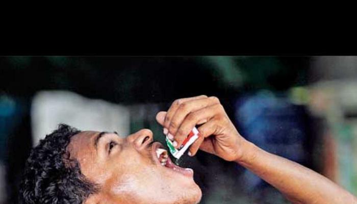 अवघ्या 2 दिवसात तंबाखू, गुटख्याचं व्यसन कमी करायला मदत करेल 'हा' घरगुती उपाय 