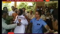 सोलापूर | ओबीसी संघटना नेते शंकरराव लिंगे यांना पोलिसांसमोरच फासलं काळं