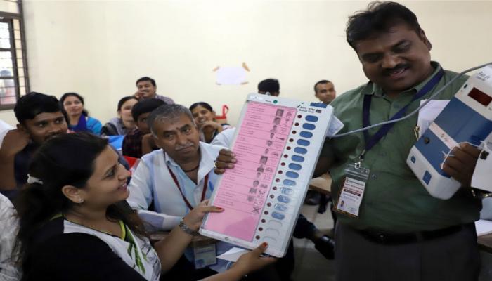 कर्नाटकात पहिल्या चार तासांत २४ टक्के मतदान