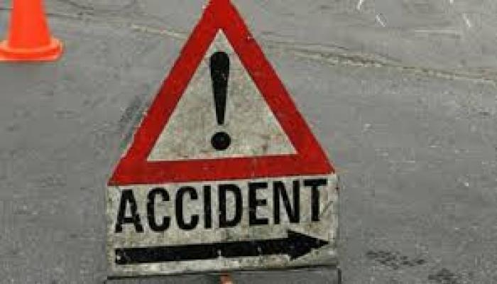 मुंबई: दादरमध्ये अपघात, चालक गंभीर जखमी; वाहनाचा चक्काचूर
