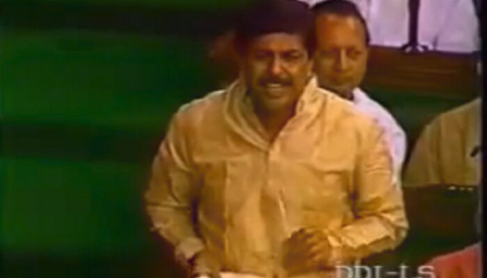 व्हिडिओ : कर्नाटक सत्ता पेचात प्रमोद महाजन यांचं ते भाषण पुन्हा एकदा वायरल 