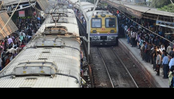 पावसाळ्यात गैरसोय टाळाण्यासाठी रेल्वेचा कामांंचा धडाका सुरू 