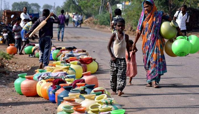 यवतमाळमध्ये  पाणीप्रश्नावरून नागरिकांची अभियांत्याला माराहाण 