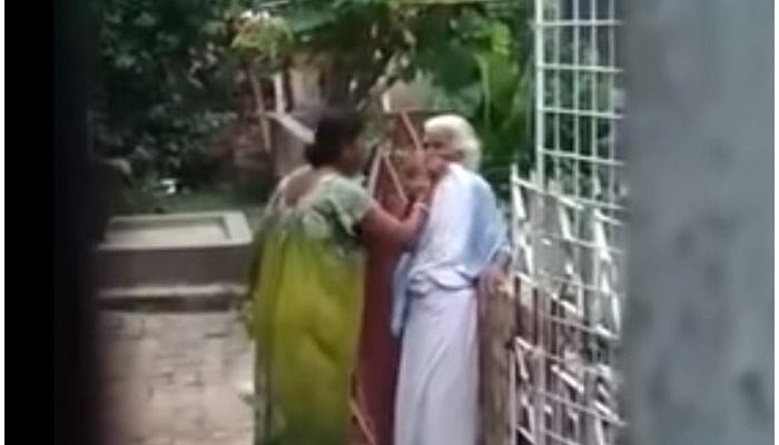 Viral Video: न सांगता फूल तोडल्याने सुनेची सासूला जबर मारहाण