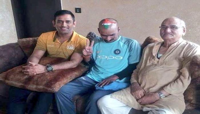 सचिनच्या फॅनचा धोनीच्या परिवारासोबत लंच 