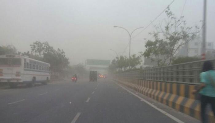 राजस्थानात धुळीचे वादळ, दिल्लीचे आभाळ धुळीने व्यापले