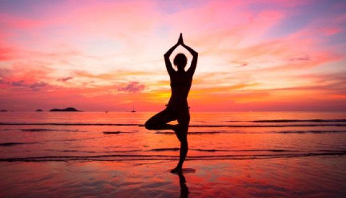 #International YogaDay 2018 : सूर्यनमस्कारापूर्वी आणि नंतर 'या' चूका नक्की टाळा 