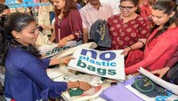 नॉन ब्रँडेड वस्तूंचं पॅकेजिंगला प्लास्टिक बंदीतून वगळणार?