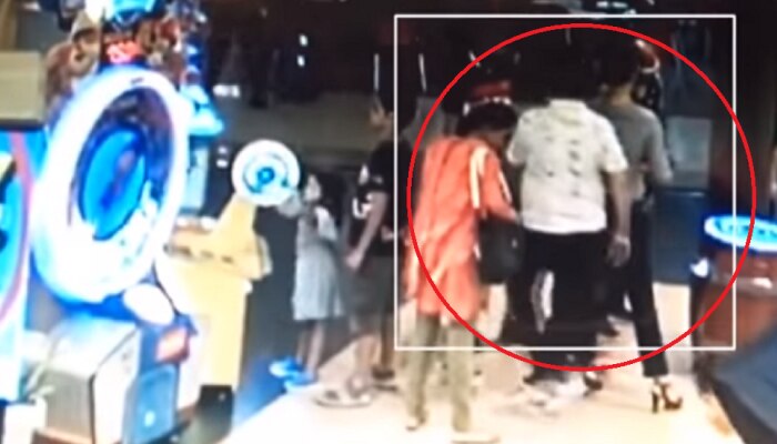 CCTV व्हिडिओ : छेडछाड केल्याचा विनोद कांबळीच्या पत्नीचा दावा किती खरा?