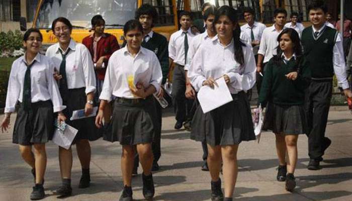 पुण्यात शाळेचा अजब फतवा, 'हीच' अंतर्वस्त्र वापरण्याची सक्ती