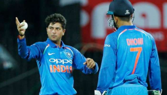 धोनी जेव्हा रागात म्हणतो, '३०० ODI खेळणारा मी वेडा आहे का?'​