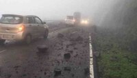 माळशेज घाटात दरड कोसळली, वाहतूक ठप्प