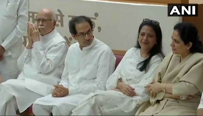 वाजपेयींना निरोप देताना लालकृष्ण अडवाणी भावूक