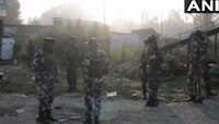 अनंतनागमध्ये सुरक्षादल आणि दहशतवाद्यांत चकमक सुरू, इंटरनेट बंद