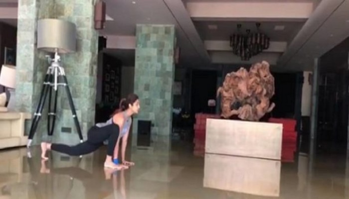 शिल्पा शेट्टीने शेअर केला नवा योगा व्हिडिओ