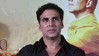 'खिलाडी कुमार' ने घेतली 'या' मराठमोळ्या दिग्दर्शकांची भेट