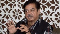 होय! मी बंडखोर आहे, भाजपने काढून टाकावे : शत्रुघ्न सिन्हा