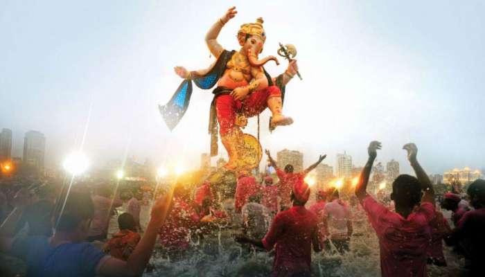 'बाप्पा मोरया' म्हटल्याबद्दल एमआयएम नेत्यानं मागितली माफी