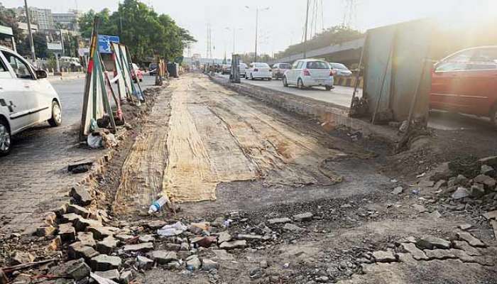 कुर्ल्यात लोखंडी गजाचा खांब गाडीवर कोसळला 