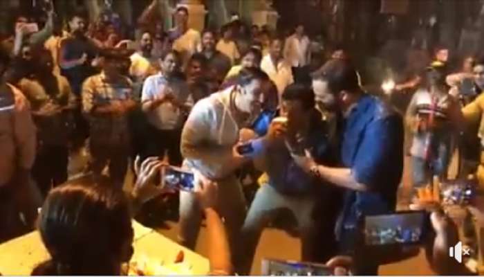 'सिम्बा'च्या सेटवर सिद्धार्थ जाधवचं बर्थ डे सेलिब्रेशन : व्हिडिओ 