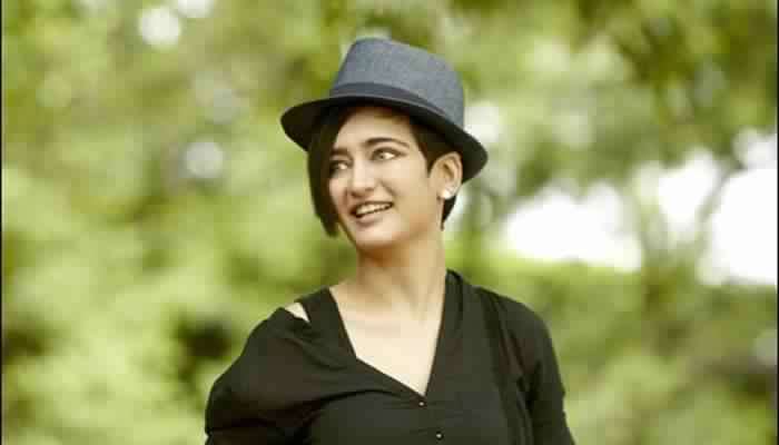 खाजगी फोटो लीक झाल्यामुळे अक्षरा हसन चिंतेत 