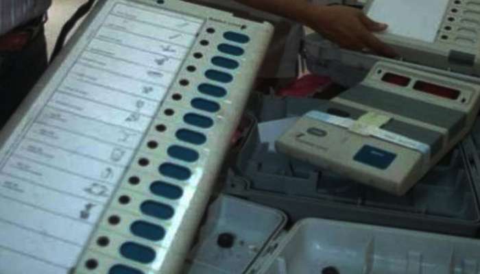 धुळे पालिका निवडणूक : गुजरातमधील मतदान यंत्र नको, निवडणूक आयोगाकडे तक्रार