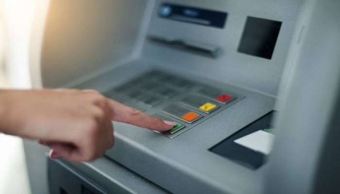 स्मार्टफोनच्या मदतीने ATM मधून पैसे काढा ! 