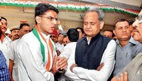 राजस्थानमध्ये मुख्यमंत्रीपदावरुन काँग्रेसमध्ये 2 गट