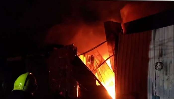 Andheri Fire: मृतांच्या आकड्यात वाढ, आगीचं राजकारण सुरू 