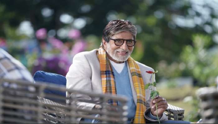 Photos : बिग बींनी शेअर केले नागराजच्या 'झुंड' सिनेमाचे फोटो 