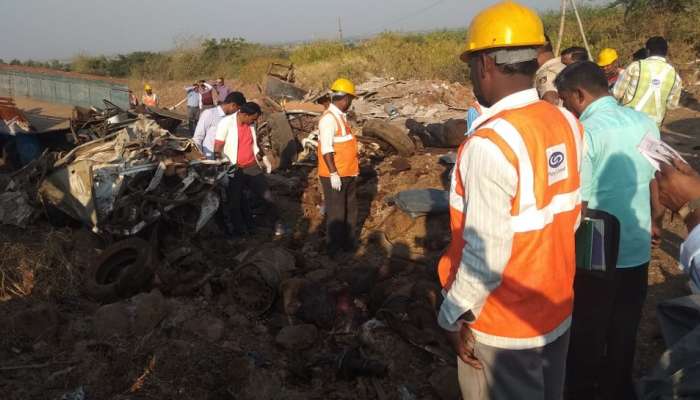 पुणे - बंगळुरू महामार्गावरील अपघातात पाच जागीच ठार