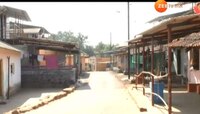संपूर्ण गाव एक दिवस-रात्र गावाच्या वेशीबाहेर
