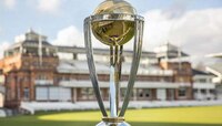 2019 च्या वर्ल्डकप ट्रॉफीसोबत विराटने काढले फोटो