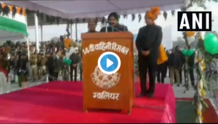 VIDEO : 'कलेक्टर साहब पढें',... म्हणून इमरती देवी भाषण न करताच परतल्या