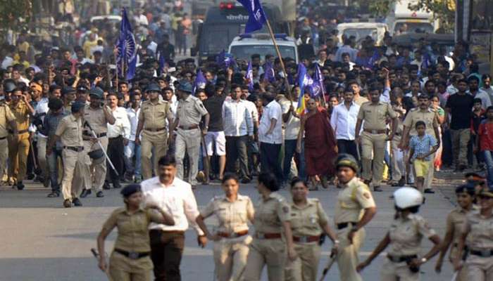  कोरेगाव भीमा खटला : आनंद तेलतुंबडे पोलिसांच्या ताब्यात