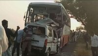 पंढरपूरमध्ये बस-कारचा भीषण अपघात, ५ जणांचा मृत्यू