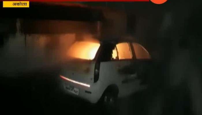  Akola Car Burn On Road