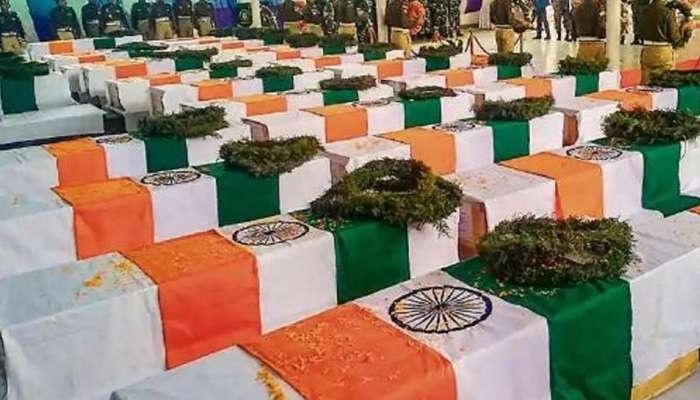Pulwama Attack: हल्ल्याच्या निषेधार्थ कलाविश्वात 'ब्लॅक डे'