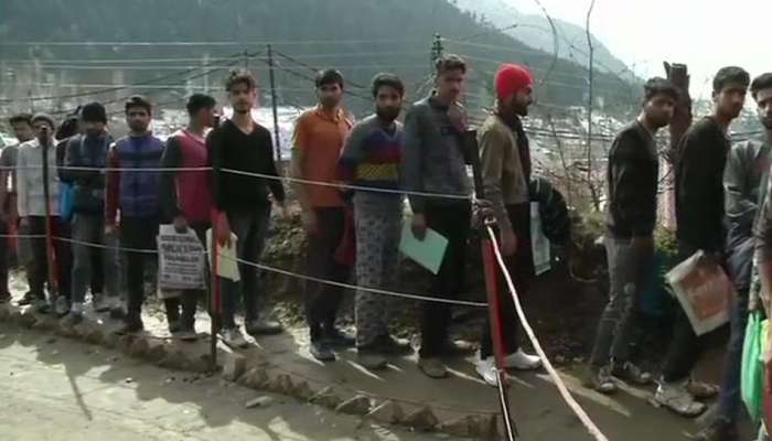 VIDEO  : भारतीय सैन्यदलात दाखल होण्यासाठी हजारो काश्मिरी तरुणांची गर्दी 