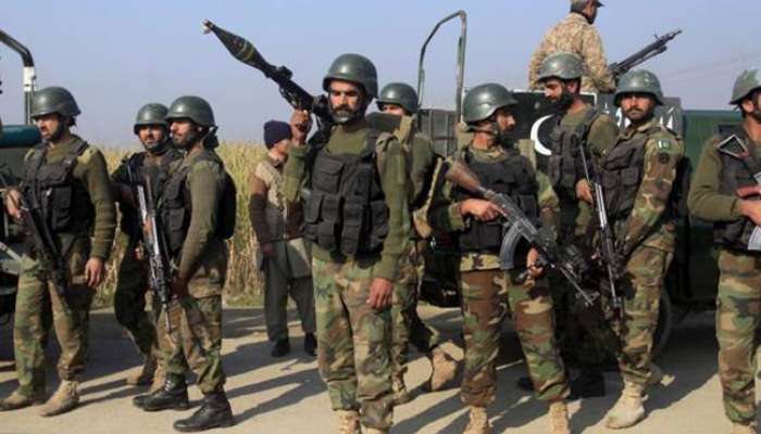 पाकिस्तान घाबरला, सीमाभागात वाढवले सैन्य आणि रणगाडे