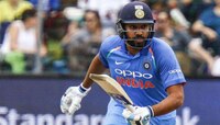 INDvsAUS: रोहित शर्माची विक्रमाला गवसणी, विराटलाही जमलं नाही