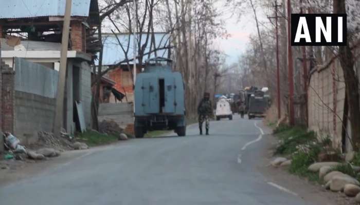 Jammu Kashmir :  लष्करासोबतच्या चकमकीत चार दहशतवादी ठार 