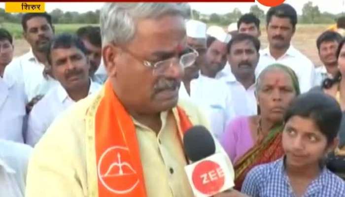 Shirur Shivsena MP Shivaji Adhalrao Patil Visit Farmers In Farm For Conversation