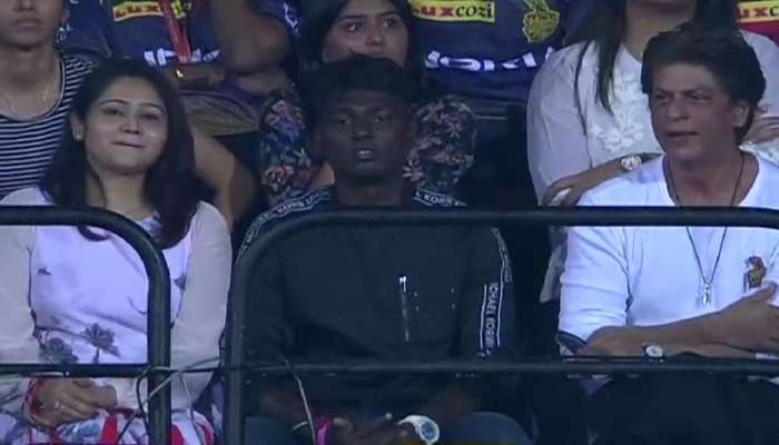 IPL 2019: शाहरुखच्या बाजूला बसलेल्या व्यक्तीबद्दल वर्णभेदी टिप्पणी, पण तो कोण आहे?