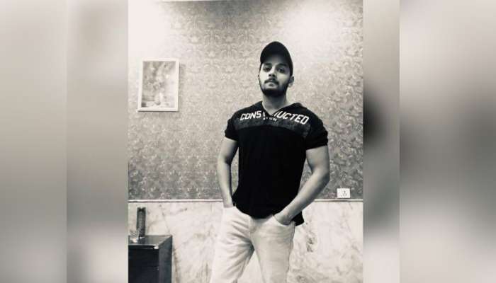 सेल्फी घेण्याच्या नादात बंदुकीची गोळी लागून एकाचा मृत्यू 