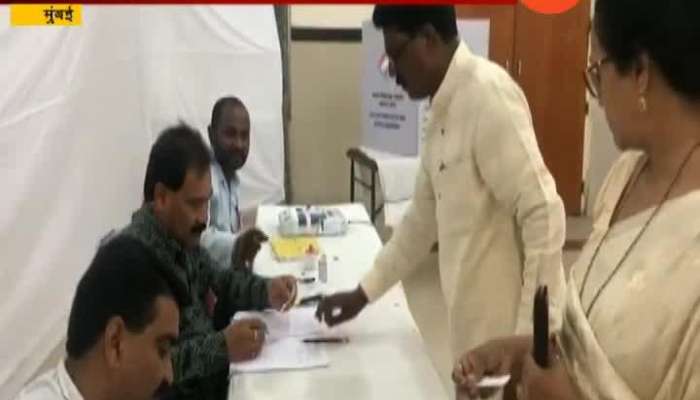 Mumbai Shivsena Candidate Arvind Sawant From South Mumbai Cast His Vote