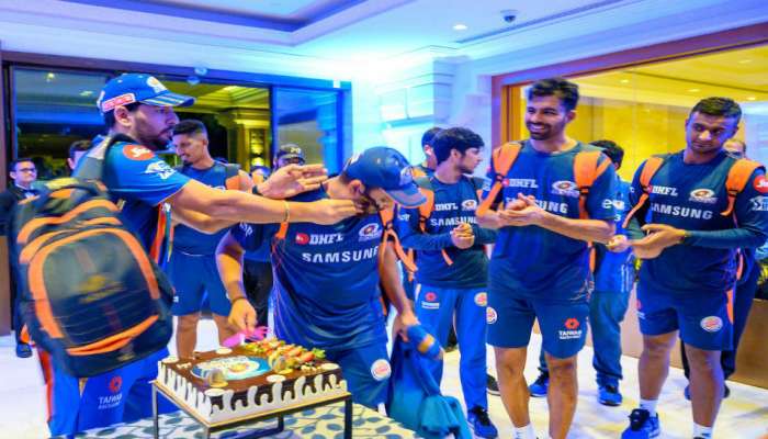 IPL 2019: रोहित शर्माच्या वाढदिवसाचं मुंबई इंडियन्सकडून सेलिब्रेशन
