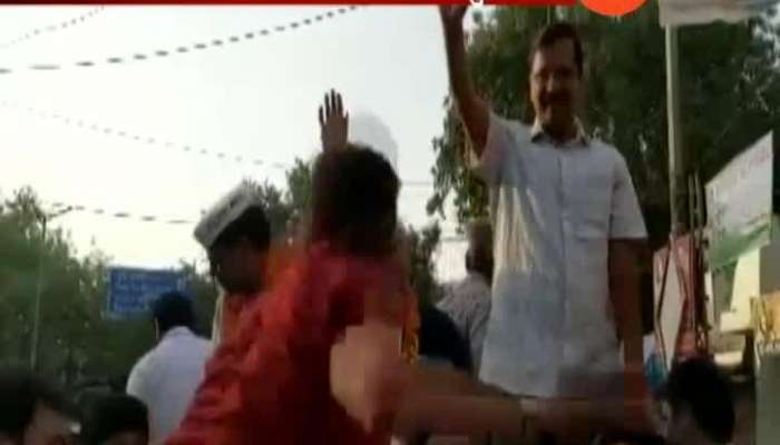 Àrvind Kejriwal Slapped By Man During Roadshow In Delhi Update