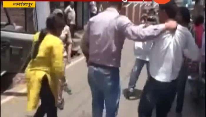  Fake Police Officer Beaten By A Lady At Jamshedpur